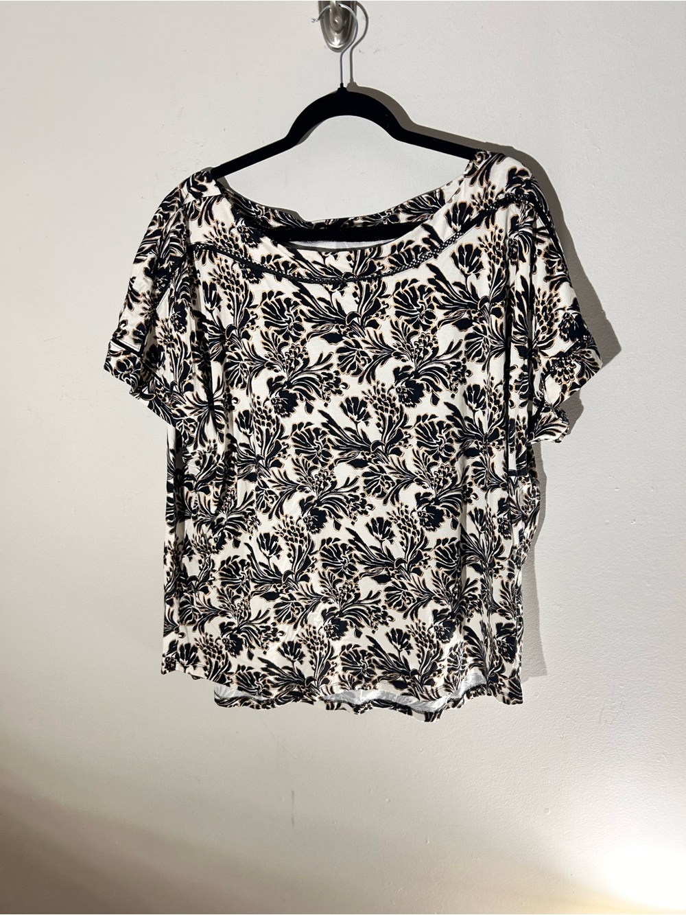 Lane Bryant Black & White Floral Short Sleeve Women's Top